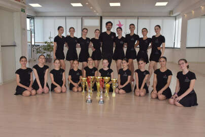 İzmirli dansçılar dünya şampiyonu oldu