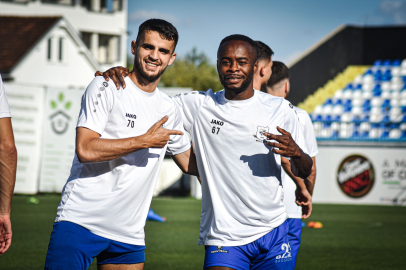 Mateete futbol kulübünün fırtına forveti, Kosova yolcusu