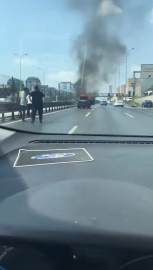 İstanbul - Beylikdüzü D-100'de araç yangını - 1