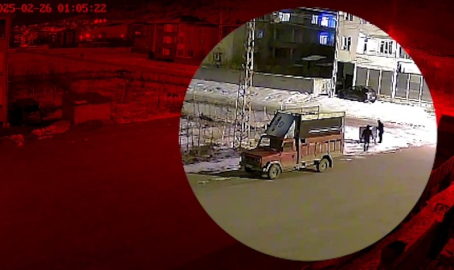 Çöp konteynerini kamyonete yükleyip çaldılar