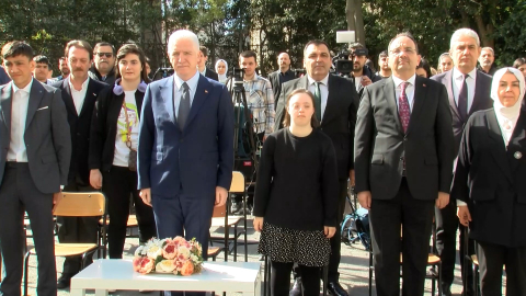 İstanbul- İstanbul Valisi Gül, Masa Tenisi Otizm Farkındalık Turnuvasına katıldı