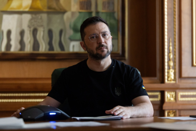 Zelenskiy: Rus ordusu savaşa devam etmeye hazırlanıyor