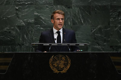 Macron: 3 yıldır İran'da tutuklu bulunan 2 Fransız serbest bırakıldı