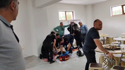 Nefes borusuna et parçası kaçtı, Heimlich manevrası ve kalp masajıyla kurtarıldı