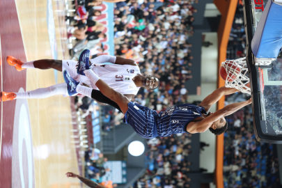 Trabzonspor - Anadolu Efes: 74-81