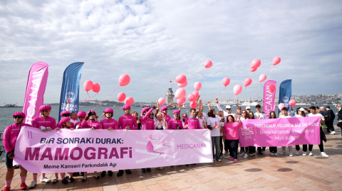 Meme kanseri farkındalığına dikkat çekmek için pedal çevirdiler