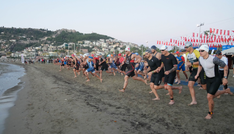 Uluslararası Alanya Triatlonu tamamlandı