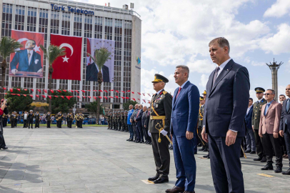 İzmir'de Cumhuriyet Bayramı kutlamaları başladı