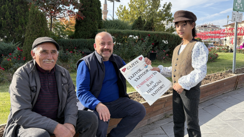 Sivas- İlkokul öğrencileri, Cumhuriyet’in ilanını duyuran gazete dağıttı /Video eklendi