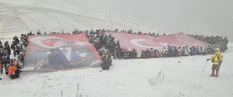 Dağcılar, Cumhuriyet tırmanışında tipiye yakalandı