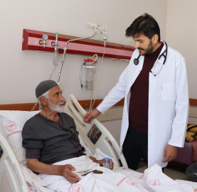 Acile getirilen hastanın kalp zarından 1 litre sıvı boşaltıldı