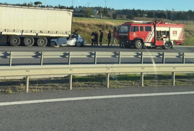 İstanbul- Silivri'de otomobil TIR'ın altına girdi: 1 ölü  -1