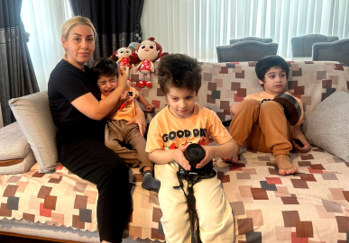 Mekselina'nın özel gereksinimli üçüz oğullarıyla hayat mücadelesi