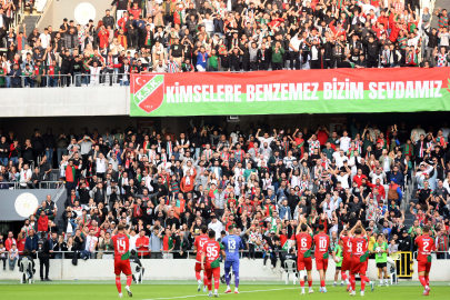 Karşıyaka zirveyi bırakmadı