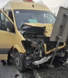 İstanbul  - Başakşehir'de yolcu minibüsünün karıştığı zincirleme kaza: 12 yaralı-1