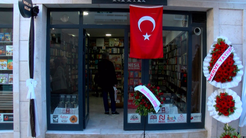 Cağaloğlu Kitapçılar Sokağı yenilenen yüzüyle açıldı