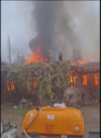 Amasya’da tek katlı ev yandı