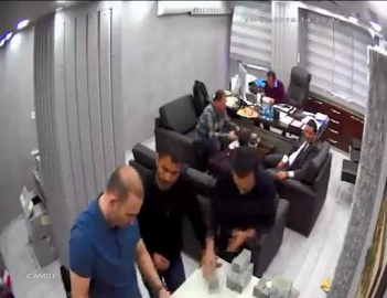 İstanbul - CHP İstanbul İl Başkanlığı'ndaki 'para sayma' görüntülerine ilişkin davada duruşma 15 Nisan'a ertelendi