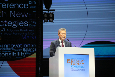 KKTC Başbakanı Üstel: Güneye gelen turistlerin kuzeye geçişinin engellenmesi turizm etiğine aykırıdır