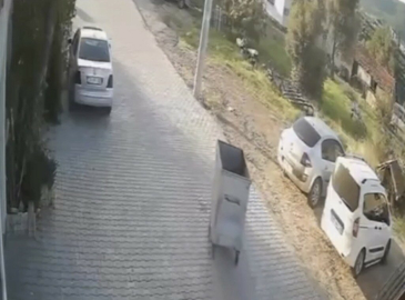 Çöp konteyneri çöp kamyonun peşinden sürüklendi; o anlar kamerada
