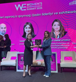 ULUSKON Başkanı Atasoy, Bakü’de ‘Yılın Başarılı İş Kadını’ ödülüne layık görüldü