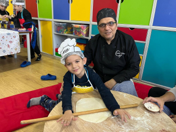 Minikler aileleriyle mutfağa girdi; mantı hamuru açıp, turşu kurdu/Ek fotoğraflar