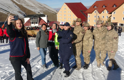 Erzurum’da 'Şiddete karşı tek yürek' yürüyüşü / Ek fotoğraflar