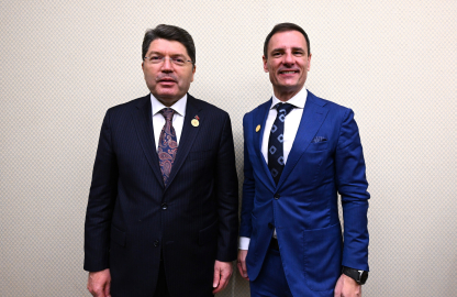 Bakan Tunç, Macaristanlı mevkidaşı Tuzson ile bir araya geldi