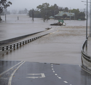 Avustralya'da tropikal siklon etkili oldu