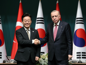 Cumhurbaşkanı Erdoğan, Güney Kore Cumhurbaşkanı Lee'yi resmi törenle karşıladı (2)