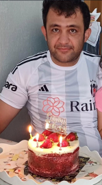 Kazada ölen öğretmen eşinin 'Öğretmenler Günü'nü mezarı başında kutladı