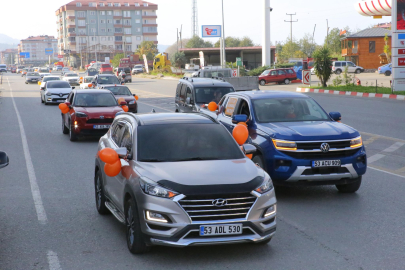 Rize'de 25 Kasım konvoyu; şiddete karşı direksiyon başına geçtiler