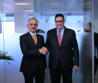 Bakan Uraloğlu, Fas Ulaştırma ve Lojistik Bakanı Kayouh ile bir araya geldi