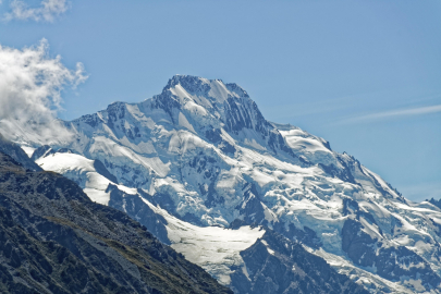 Yeni Zelanda’da dağ tırmanışında 2 kişi hayatını kaybetti