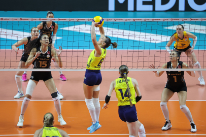 Fenerbahçe Medicana - VakıfBank: 2-3