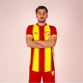 Göztepe genç Efe Can'la imzaladı