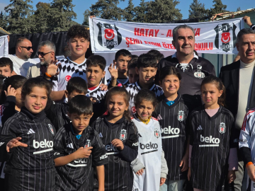 Beşiktaş'tan deprem bölgesi Hatay'da 'Bu Forma Benden Sana Kardeşim Kampanyası' / Video eklendi