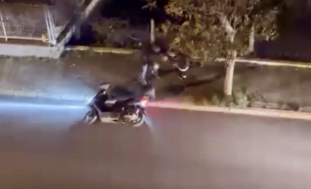 İstanbul- Avcılar’da motosiklet sürücüsü kavga ettiği yayayı kaskıyla darbetti