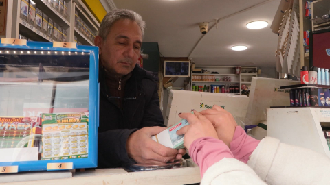 İstanbul - Yılbaşı öncesi Kadıköy’deki Milli Piyango bayilerinde yoğunluk