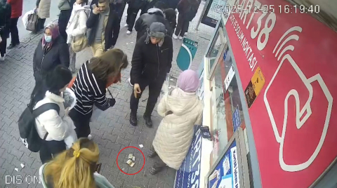 Bilet gişesi önünde düşürülen 250 avro, sahibi bulunup teslim edildi