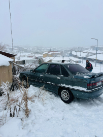 Yüksekova'da kar yağışı etkili oldu (2)