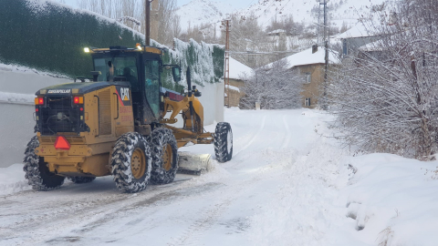 Van'da 569 yerleşim yeri ulaşıma kapandı (2)