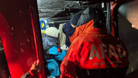 Kastamonu'da kar kalınlığı 2 metreye yaklaştı; 616 köy yolu kapalı (2)