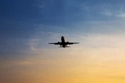 İran'dan bazı ülkelere uçak seferleri yeniden başladı