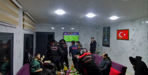 Osmaniye’de itfaiyecilerin Süper Kupa final maçı sırasında göreve çıkışı kamerada