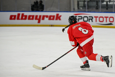 U18 Kadın Buz Hokeyi Milli Takımı, Hollanda’ya 3-0 mağlup oldu