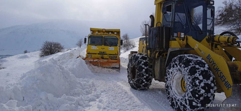 Malatya'da kardan kapanan 53 mahalle yolu açıldı