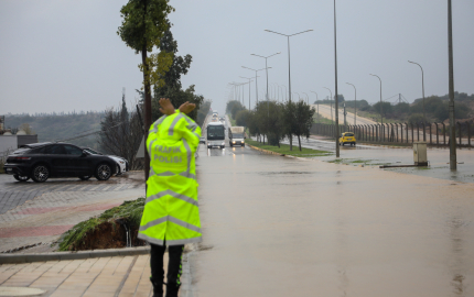 'Sarı kod'la uyarılan Antalya'da tarım alanları su altında kaldı / Ek fotoğraflar