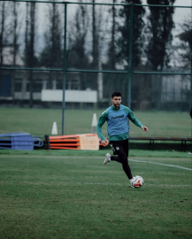 Sakaryaspor 5 futbolcuyu renklerine bağladı