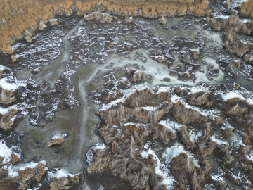 Sultan Sazlığı Milli Parkı'ndaki sulak alanlar buz tuttu